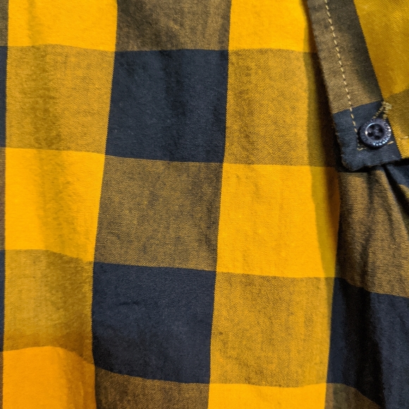 Markham Casual Shirt - Picture 2 of 3